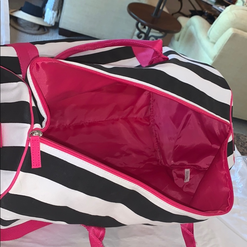 Victoria’s Secret duffle bag - Picture 3 of 3